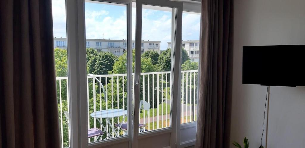 Appartement Lumineux Idealement Situe A Proximite De Musees Equipements Sportifs Salle De Spectacle Commerces Caen Eksteriør billede